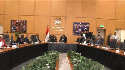 وزير الإسكان يعقد اجتماعه الدوري مع أعضاء النواب والشيوخ لبحث مطالب دوائرهم