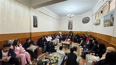 البابا تواضروس يلتقي شباب شمالي فرنسا ويجيب عن أسئلتهم 