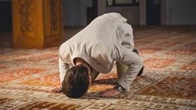 تفسير حلم صلاة المغرب في المنام وعلاقته بتخطِّي الأزمات 