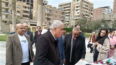 مدير مكتبة الإسكندرية يفتتح معرض 