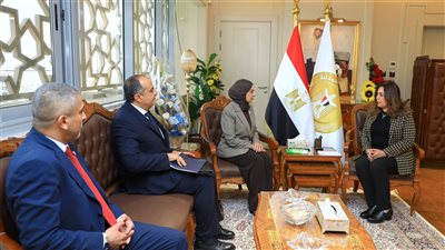 وزيرة التنمية المحلية تبحث مع سفيرة البحرين مجالات تمكين المرأة والتدريب وتأهيل الكوادر