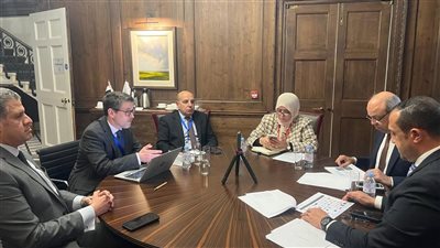 وزير الطيران يبحث مع كبرى الشركات البريطانية فرص التعاون في طروحات إدارة وتشغيل المطارات