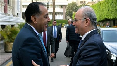 مدبولي لنظيره الفلسطيني: لدينا عزم أكيد لإعادة إعمار غزة بالتعاون مع الشركاء 