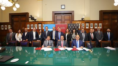 بنك مصر يوقع عقد حساب وسيط مع 