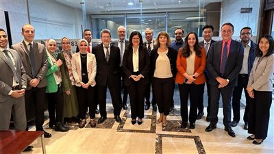 البورصة المصرية تبحث تعزيز سيولة السوق بالتعاون مع البنك الأوروبي لإعادة الإعمار