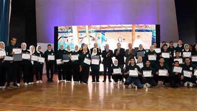 محافظ الإسماعيلية يشهد حفل جسور لتكريم المتميزين من مدارس المحافظة (صور) 