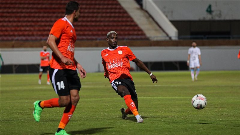 فاركو، فيتو