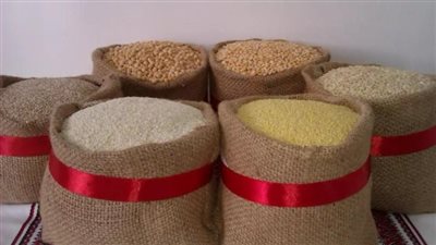 انخفاض الردة وارتفاع الجلوتوفيد، أسعار الأعلاف والحبوب في الأسواق