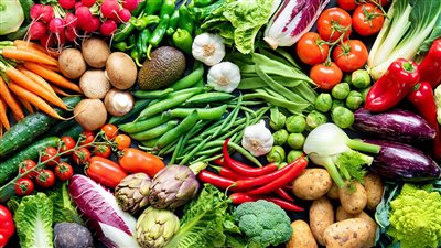 انخفاض البطاطس والخيار والجزر، سعر الخضار اليوم في سوق العبور