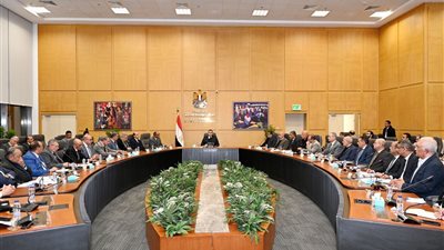 وزير الإسكان يتابع مشروعات المياه والصرف ضمن مبادرة 