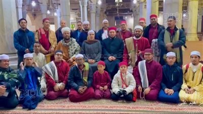 وصلة مديح وصلاة على النبي لوفد أندونيسي داخل مسجد السيد البدوي بطنطا (فيديو) 