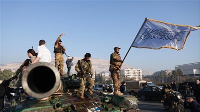 إصابة 6 أشخاص في اشتباكات بين العشائر اللبنانية وإدارة العمليات العسكرية السورية