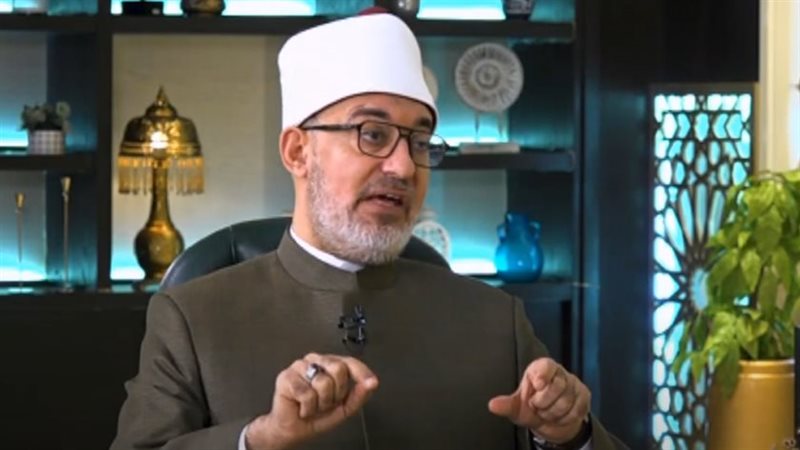الدكتور نظير عياد،