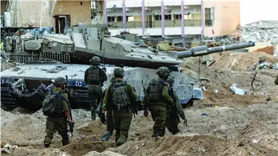 وسائل إعلام عبرية: جيش الاحتلال ينسحب من محور نتساريم صباح الغد