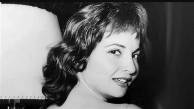 في حوار نادر، شادية تحرج أنيس منصور عن غنائه في الأفراح، والكاتب يواجهها بخطابات معجبيها