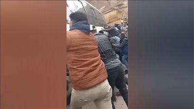 لحظة دهس أتوبيس لـ4 أشخاص داخل دير سمعان بمنشأة ناصر(فيديو)