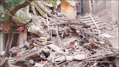 النيابة تشكل لجنة هندسية لمعاينة العقار المنهار بالإسكندرية 