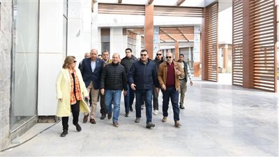 وزير الإسكان يتابع سير الأعمال بمشروع حديقة تلال الفسطاط بمنطقة مصر القديمة