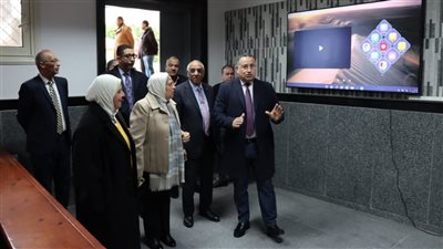 رئيس جامعة الإسكندرية يتفقد انتظام الدراسة بأول أيام الفصل الدراسي الثاني