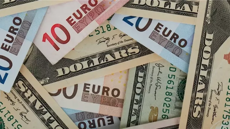 العملات العربية والاجنبيه