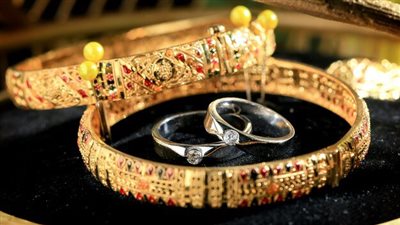 تراجع كبير في أسعار الذهب مساء اليوم الثلاثاء وعيار 24 يسجل هذا الرقم 