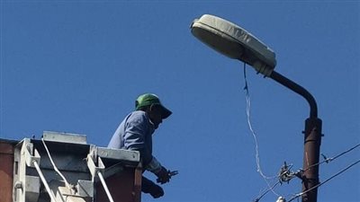 متابعة صيانة أعمدة الإنارة بمركز الإبراهيمية فى الشرقية 