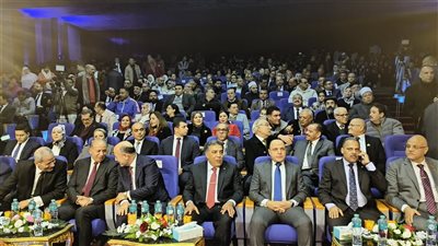بحضور لفيف من الوزراء، بدء احتفال الدقهلية بعيدها القومي داخل جامعة المنصورة