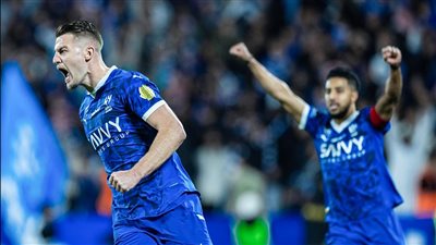 الهلال يتعادل مع ضمك 2ـ 2 ويفرط في صدارة الدوري السعودي