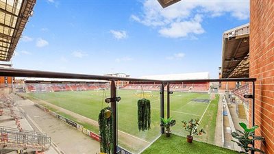 بجانب المنازل، تداول صور ملعب مانشستر سيتي وليتون أورنيت عبر مواقع التواصل 