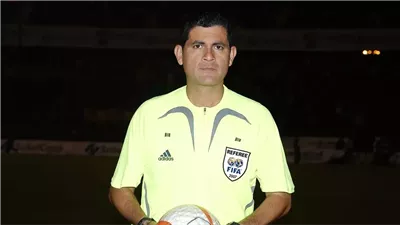 الكولومبي أوسكار رويز يقترب من رئاسة لجنة الحكام