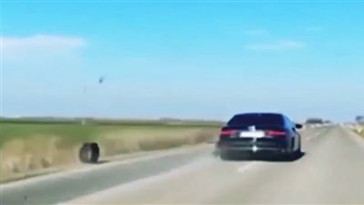 انفجار إحدى عجلات سيارة الرئيس الصربي أثناء سيرها (فيديو)