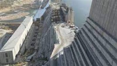 ظهور مشكلة في تصميم سد النهضة، خبير يكشف سر إغلاق إثيوبيا للمفيض 