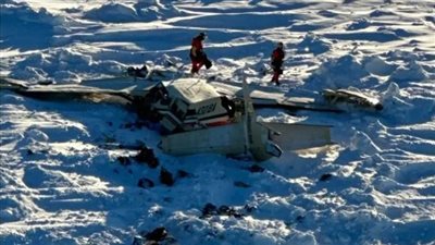 انتشال جثث 10 أشخاص إثر تحطم طائرة في ألاسكا بأمريكا