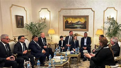 اليوم، مراسم الجنازة الرسمية للأمير كريم آغا خان في أسوان