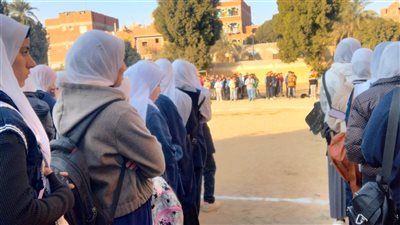 انطلاق الدراسة في 1577 مدرسة بأسيوط (فيديو صور)