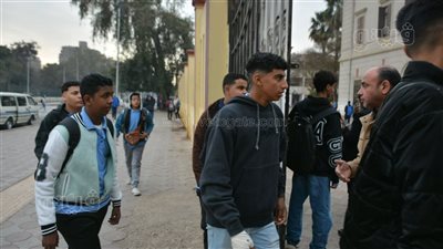 إعادة تلاميذ منيرة تكلا الابتدائية بقنا إلى مدرستهم بعد تعرضها لحريق