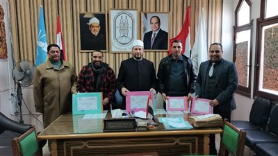 رئيس منطقة الإسكندرية الأزهرية يتسلم نتائج الشهادتين الابتدائية والإعدادية 