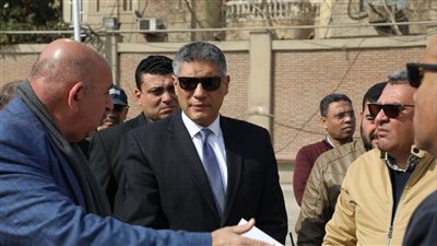 محافظ الجيزة يتفقد التجهيزات النهائية لمعرض 