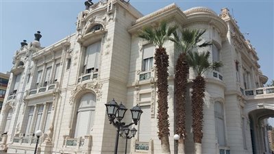 انتظام الدراسة بالفصل الدراسي الثاني بجامعة عين شمس