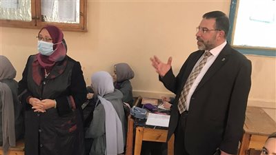 وكيل تعليم الدقهلية يتفقد انتظام العملية التعليمية بالمنصورة (صور)