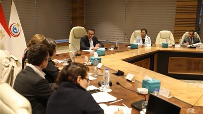  وزير الصحة يبحث مع وفد الوكالة الفرنسية للتنمية سبل التعاون في القطاع الصحي