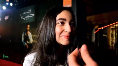 ابنة أحمد سعد تعلق على إطلالات والدها المثيرة للجدل