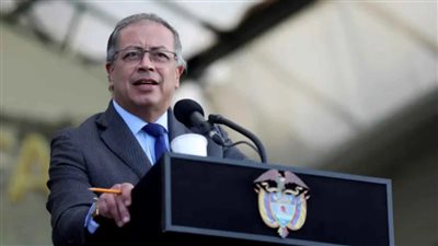 الرئيس الكولومبي يدعو إلى استقالة جميع وزرائه 