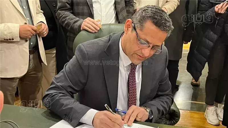 الكاتب الصحفي خالد