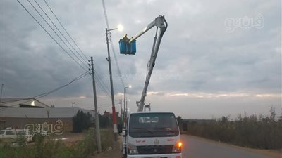 الانتهاء من صيانة أعمدة الإنارة العامة بطريق 