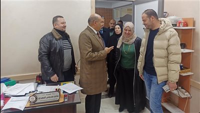 وكيل تعليم الدقهلية يتابع انتظام العمل مع مديري الإدارات التابعة (صور)