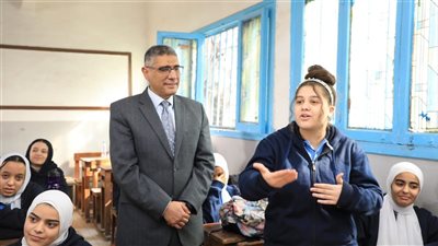 محافظ الجيزة يتفقد انتظام العملية التعليمية بمدارس أبو النمرس والدقي والعجوزة (صور)