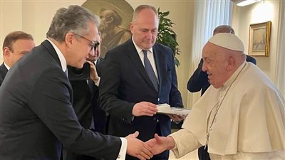  بسام راضي يستعرض لقاء مرشح مصر لمنصب مدير اليونيسكو مع بابا الفاتيكان 