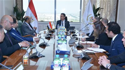 وزير التموين يبحث التعاون مع إحدى شركات تجارة التجزئة تحسين مستوى المنتجات 