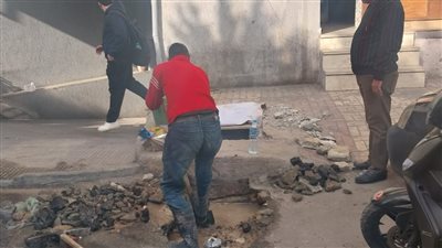حي وسط الإسكندرية يعلن الانتهاء من إصلاح كسر ماسورة مياه 